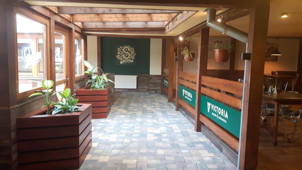 Victoria - Penzion & Restaurant Zvolen Exterior photo